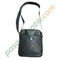 Tas Selempang Pria Kulit Motif Embossed Terbaik | Gaya Mewah, Tahan Lama & Stylish